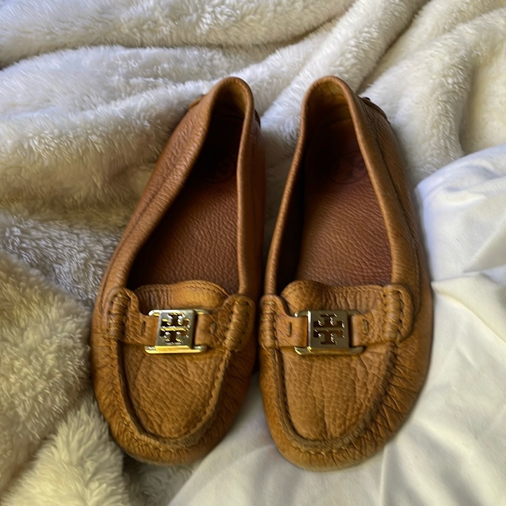 Tory Burch tumbled leather loafers/driving mocs, size 7